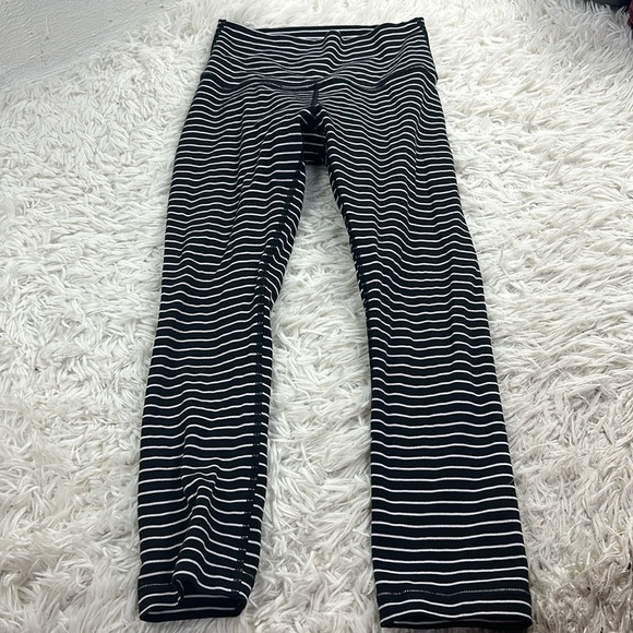 Lululemon Wunder Under Crop (High-Rise) *21" Parallel Stripe Black White - Picture 1 of 6